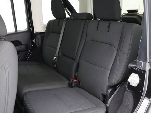 Used 2023 Jeep Wrangler Unlimited image 14