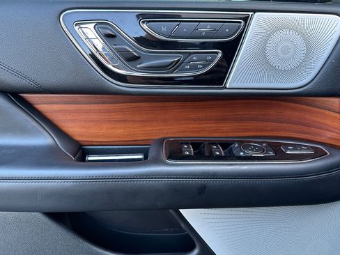 Certified 2019 Lincoln Navigator Reserve AWD/4WD image 11