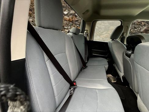 Used 2016 RAM 1500 Express image 25