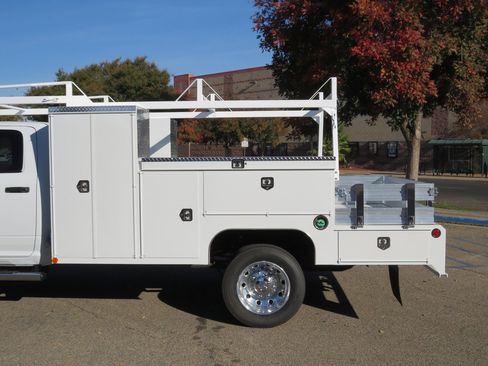 New 2023 RAM 4500 Tradesman w/ Chrome Appearance Group image 7