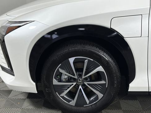 Used 2025 Lexus RZ 450e w/ Accessory Package (Z2) image 4
