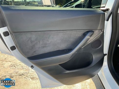 Used 2022 Tesla Model Y Performance image 45