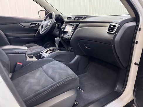 Used 2014 Nissan Rogue SV w/ SV Premium Package AWD/4WD image 26