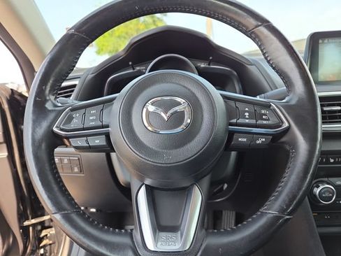 Used 2018 MAZDA MAZDA3 Grand Touring w/ Premium Equipment Package FWD image 16