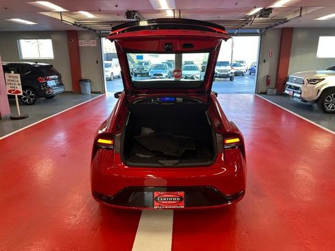 Used 2025 Toyota Prius Plug-In Hybrid FWD image 25