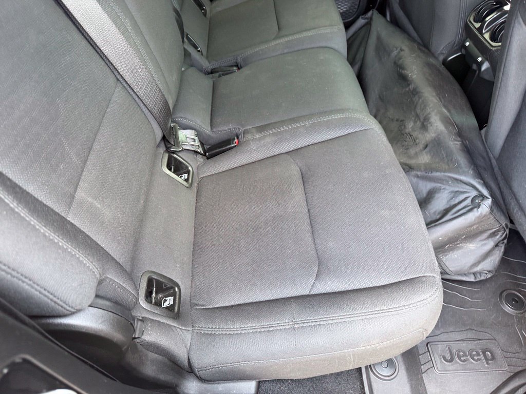 Used 2022 Jeep Gladiator Sport AWD/4WD image 19