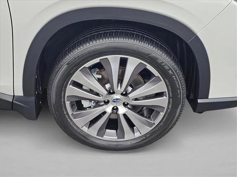 Used 2022 Subaru Ascent Touring image 9