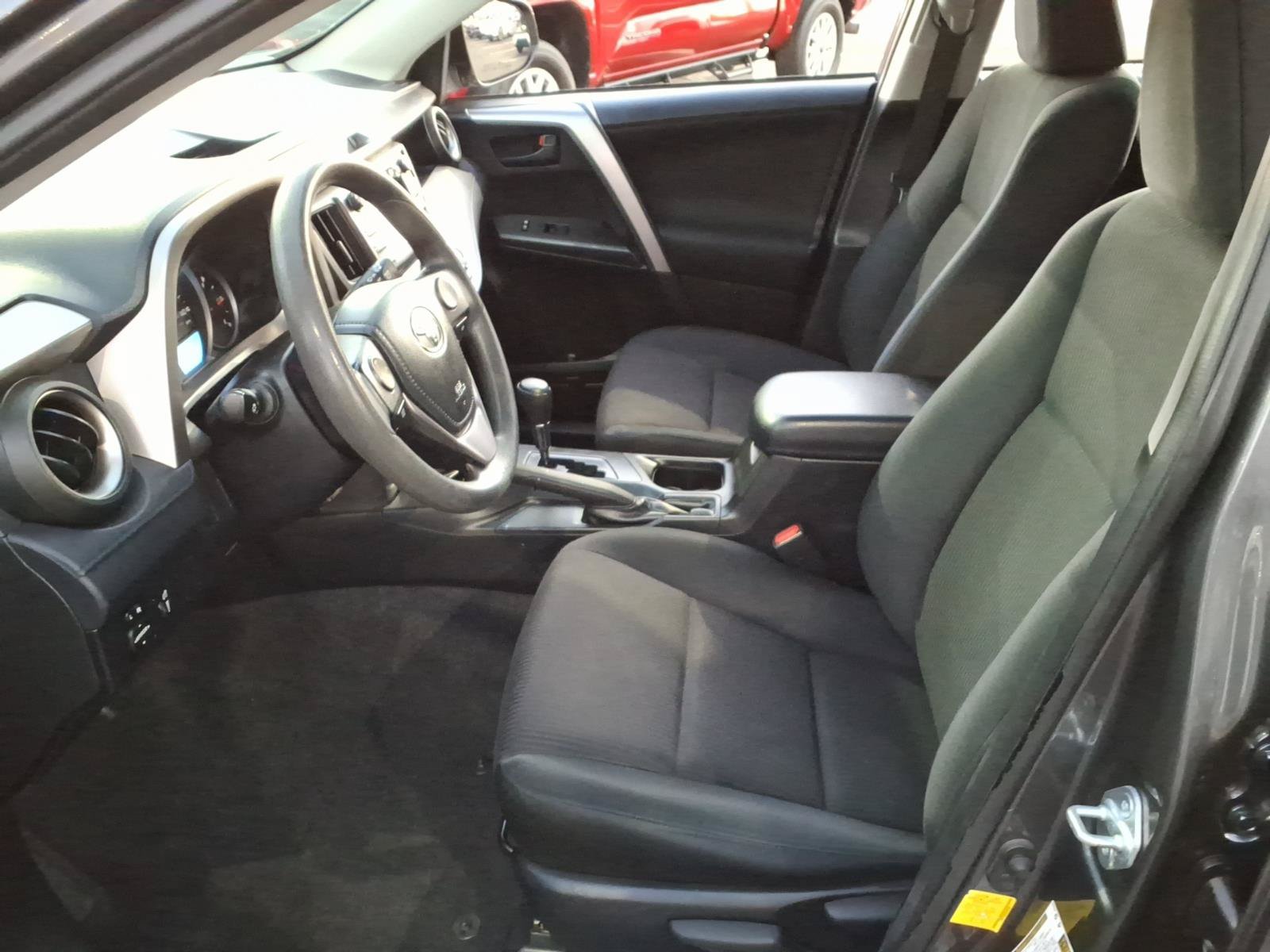 Used 2016 Toyota RAV4 LE FWD image 15