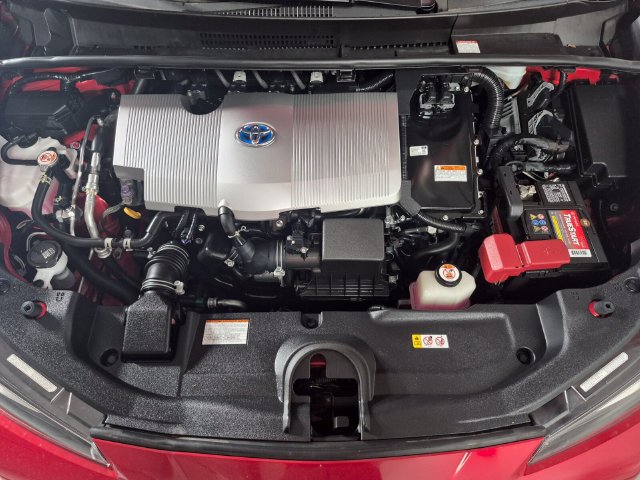 Used 2021 Toyota Prius LE AWD/4WD image 8