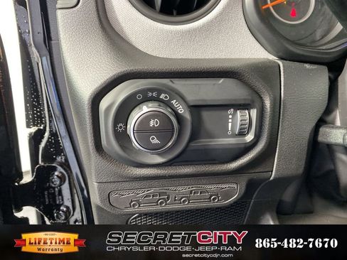 New 2025 Jeep Gladiator Sport image 15