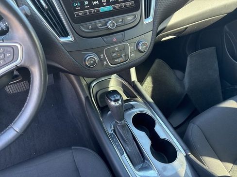 Used 2016 Chevrolet Malibu LT image 16