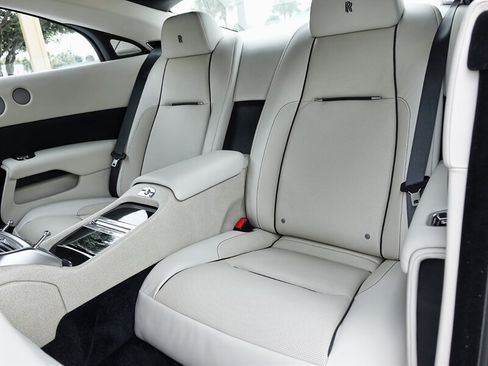 Used 2016 Rolls-Royce Wraith RWD image 12
