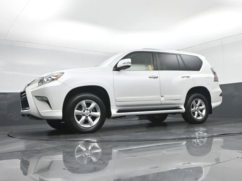 Used 2016 Lexus GX 460 w/ Navigation Package image 65