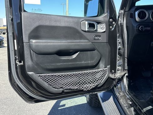 Used 2020 Jeep Wrangler Unlimited Sahara image 14
