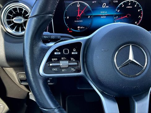 Used 2020 Mercedes-Benz GLB 250 GLB 250 image 24