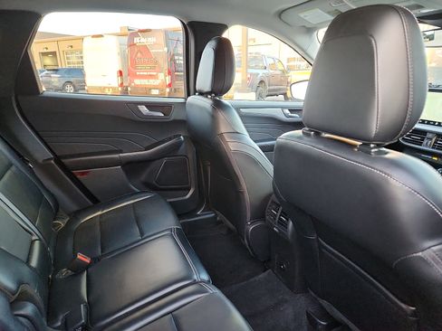 Used 2024 Ford Escape Platinum image 28