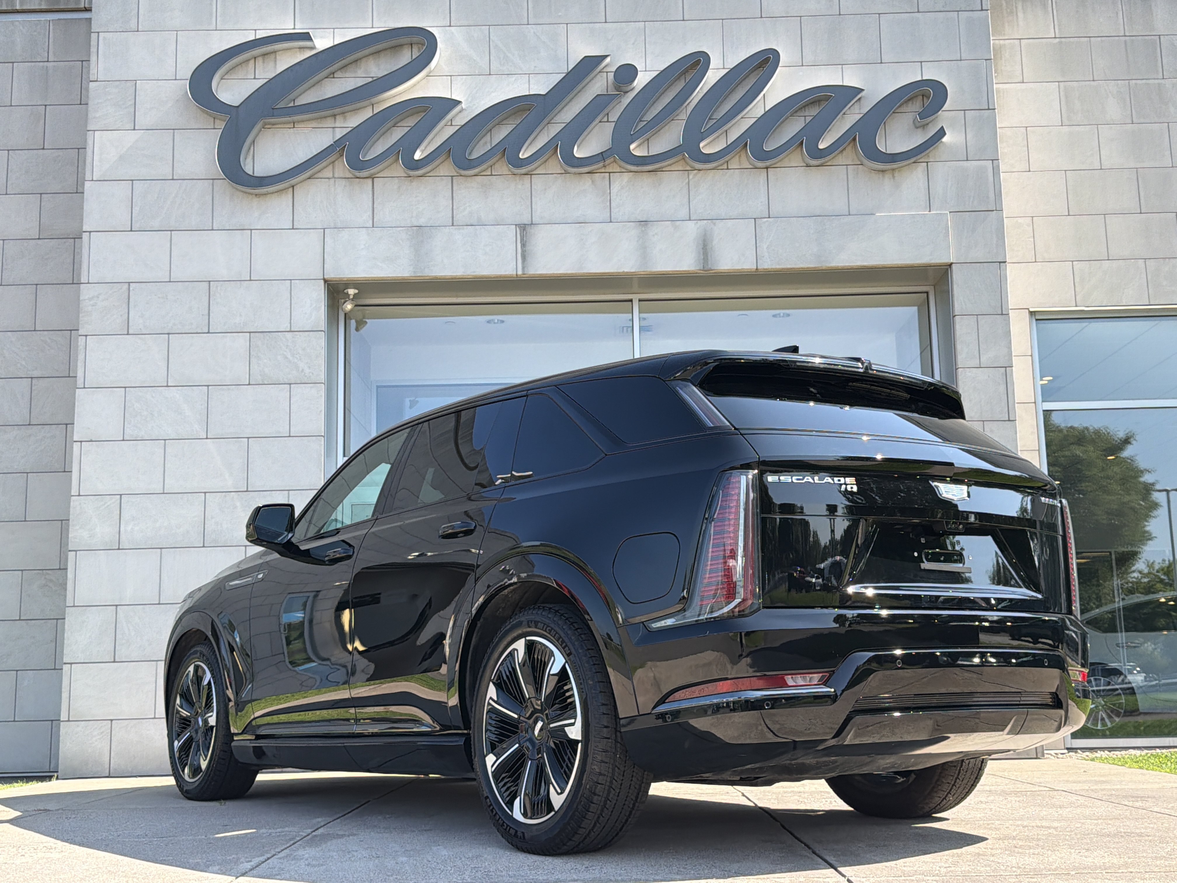 Used 2025 Cadillac Escalade IQ Sport 2 AWD/4WD image 8