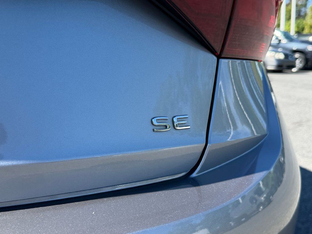 Used 2024 Volkswagen Jetta SE FWD image 16