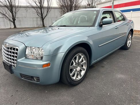Used 2009 Chrysler 300 Touring image 7
