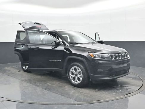 Used 2025 Jeep Compass Sport w/ Mopar Graphics Package AWD/4WD image 45