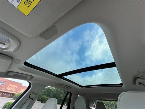 Used 2023 Volvo XC90 B6 Plus image 28