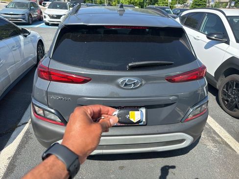 Used 2023 Hyundai Kona SEL w/ Cargo Package FWD image 4