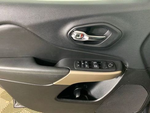 Used 2018 Jeep Cherokee Limited w/ Trailer Tow Group image 29