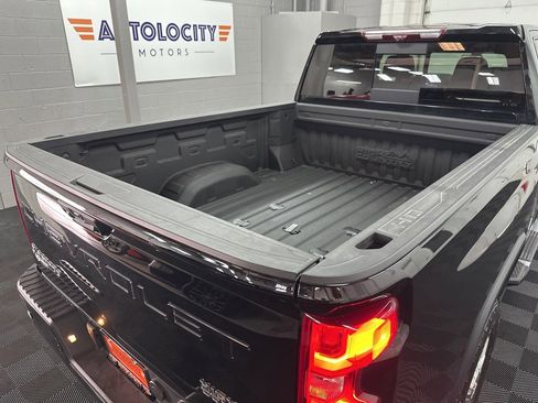 Used 2023 Chevrolet Silverado 2500 High Country w/ Z71 Off-Road Package image 11