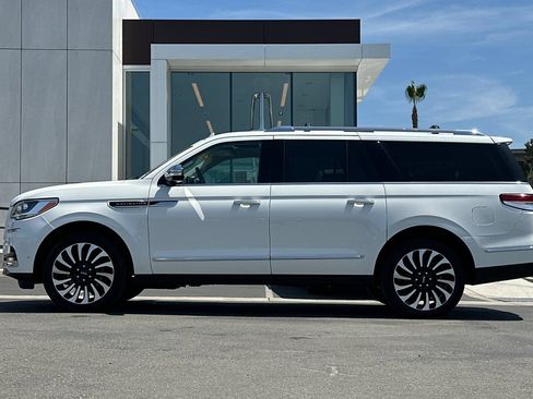 Certified 2023 Lincoln Navigator L Black Label AWD/4WD image 6