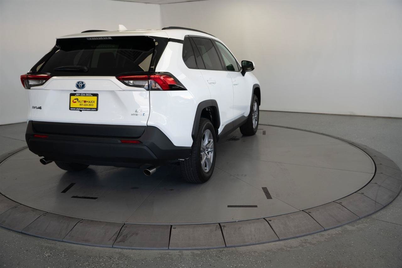 Used 2022 Toyota RAV4 LE AWD/4WD image 7