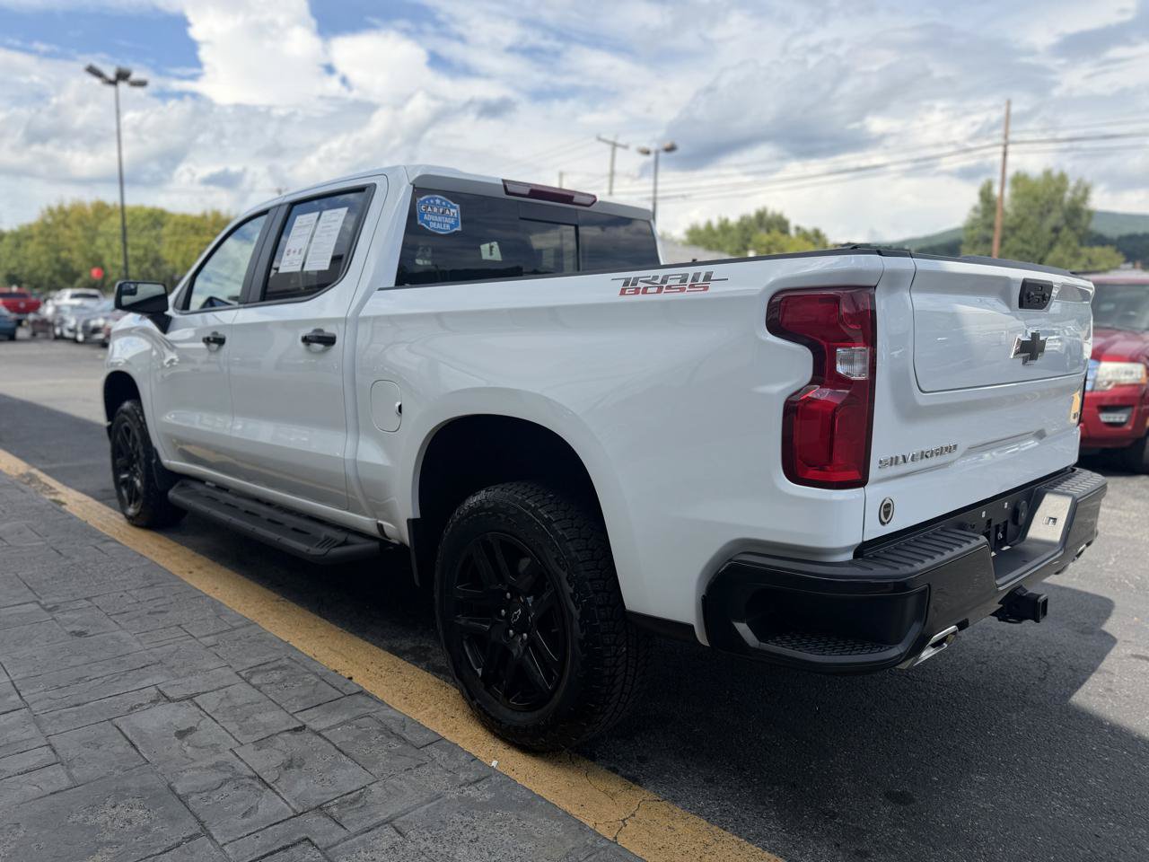 Used 2025 Chevrolet Silverado 1500 LT Trail Boss w/ Convenience Package II AWD/4WD image 6