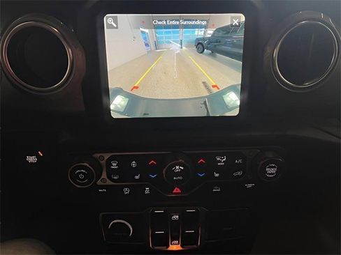 Used 2020 Jeep Gladiator Overland image 22