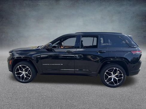Used 2024 Jeep Grand Cherokee Summit AWD/4WD image 13