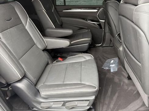 Certified 2025 Cadillac Escalade ESV Premium Luxury w/ Touring Package AWD/4WD image 15