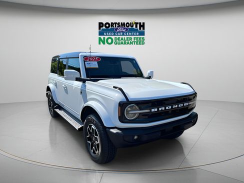 Used 2025 Ford Bronco Outer Banks AWD/4WD image 1