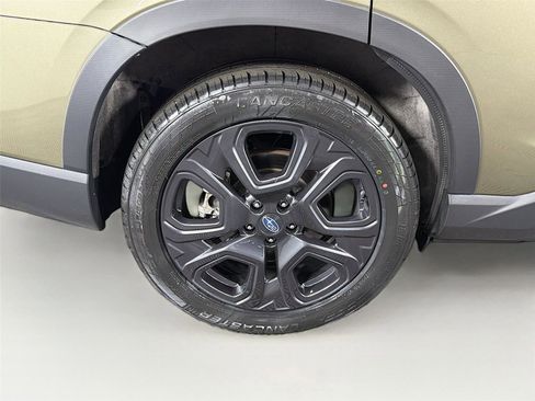 Certified 2025 Subaru Ascent Onyx Edition AWD/4WD image 37