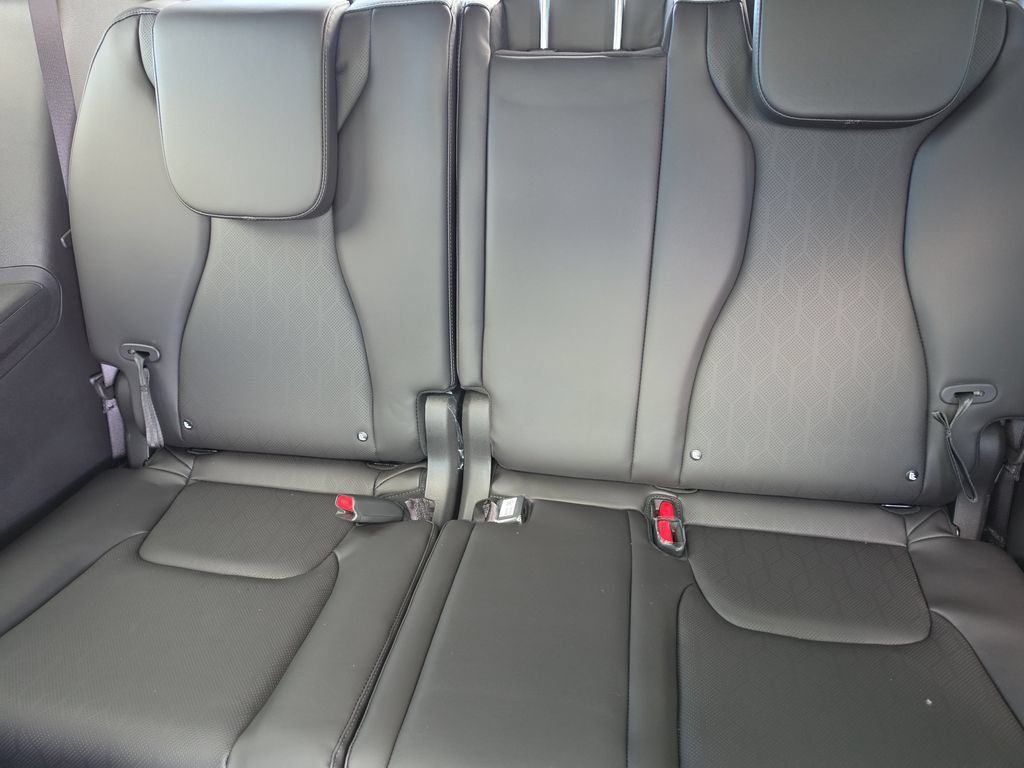 New 2027 Kia Carnival SX w/ Dark Edition Package FWD image 18