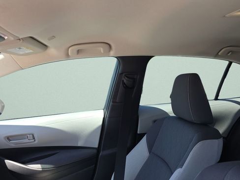 Used 2025 Toyota Corolla LE image 20