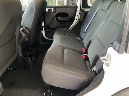 Used 2019 Jeep Wrangler Unlimited Sport image 17