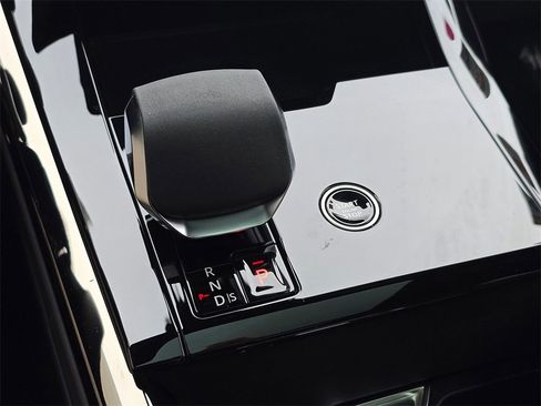 New 2025 Land Rover Range Rover Sport Dynamic SE image 16