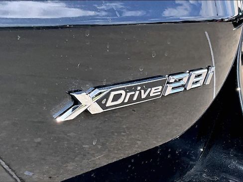 Used 2025 BMW X1 xDrive28i AWD/4WD image 9