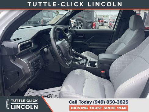 Used 2025 Toyota Tacoma SR5 AWD/4WD image 25