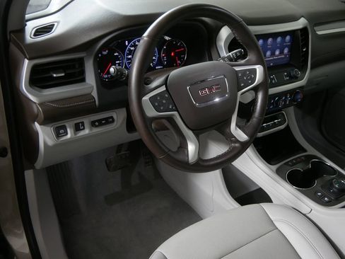 Used 2023 GMC Acadia SLT w/ Technology Package AWD/4WD image 15
