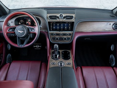 Certified 2024 Bentley Bentayga Extended Wheelbase AWD/4WD image 4