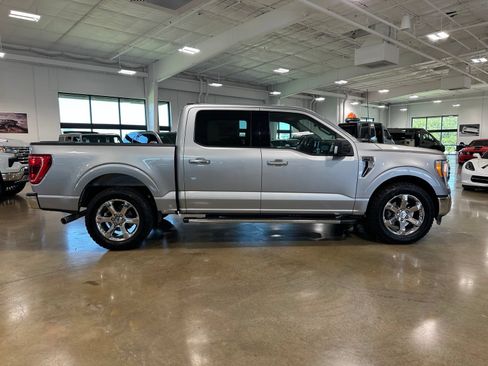 Used 2021 Ford F150 XLT w/ Equipment Group 301A Mid RWD image 9