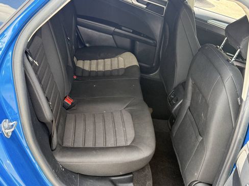 Used 2020 Ford Fusion SE FWD image 16