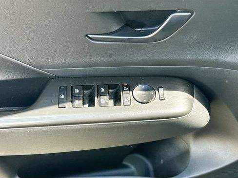 Used 2024 Hyundai Kona SEL FWD image 17