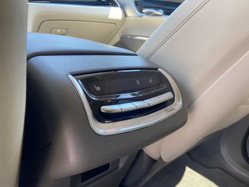 Used 2025 Cadillac XT6 Premium Luxury w/ Technology Package AWD/4WD image 15