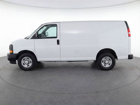 Used 2024 Chevrolet Express 3500 LT w/ LT Preferred Equipment Group RWD image 5