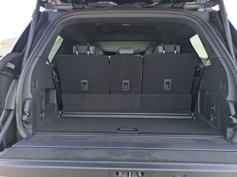 New 2026 Lincoln Navigator Reserve w/ Jet Appearance Package AWD/4WD image 13
